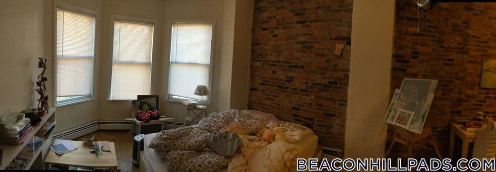 Building Photo - 40 Anderson St