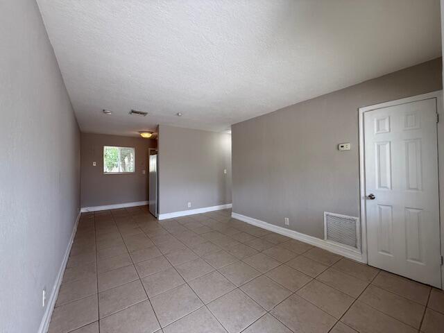 Building Photo - 400 Metcalf Ct