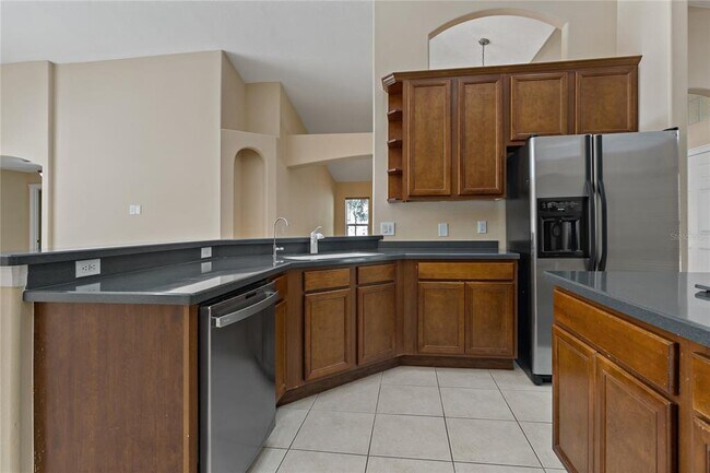 Building Photo - 8211 Canyon Creek Way