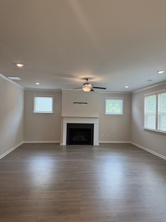 Building Photo - 2071 Landsburg Wy
