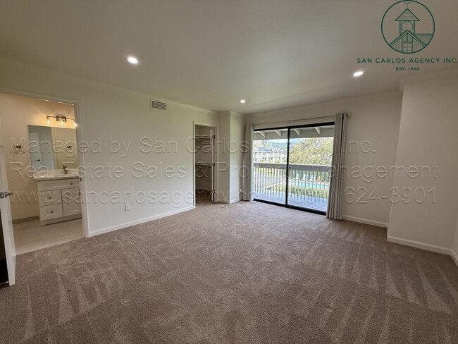 Building Photo - Newly Updated Two Bedroom Arroyo Carmel Townhouse