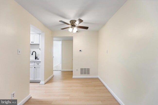 Building Photo - 820 S Arlington Mill Dr