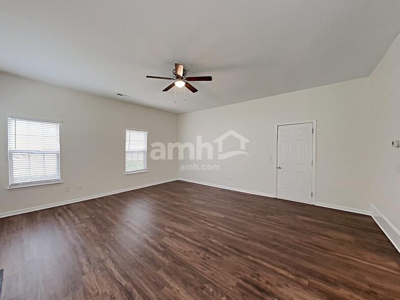 Building Photo - 3103 Hendricks Chapel Ln