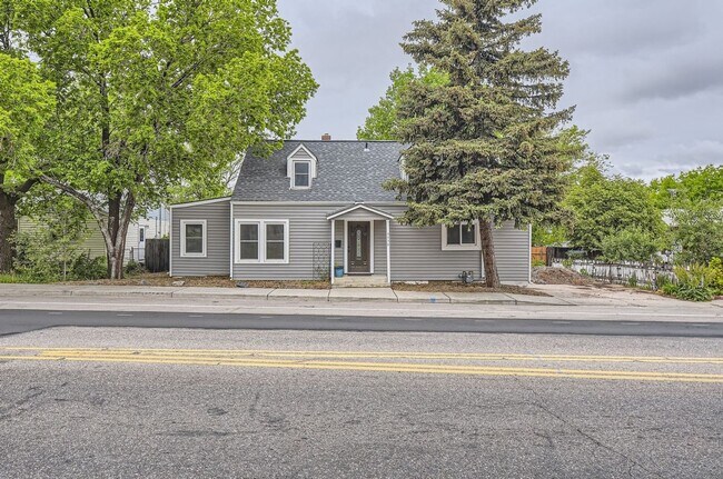 Building Photo - Charming 3BR House in Littleton