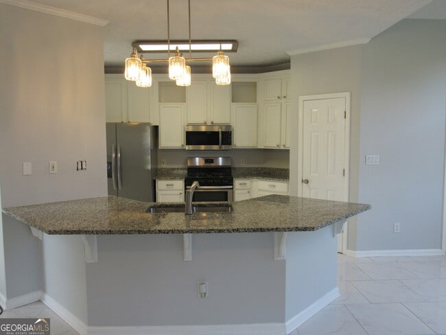 Building Photo - 305 Sunderland Cir