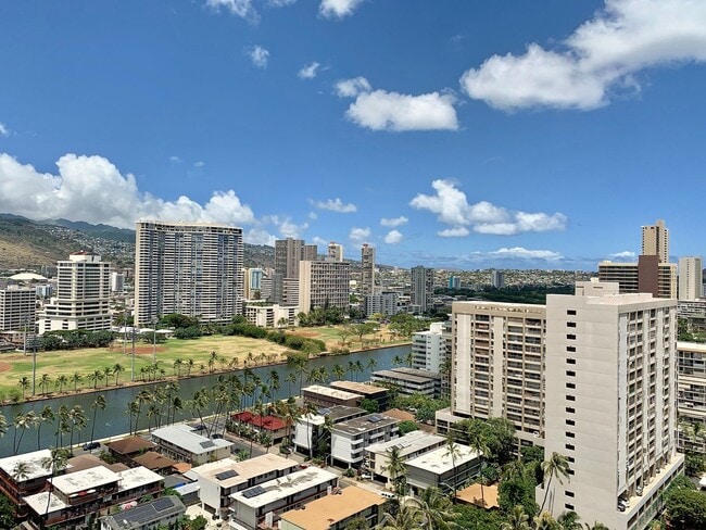Building Photo - 1 Bedroom, 1 Bath Condo in the Heart of Waikiki – $2500/month