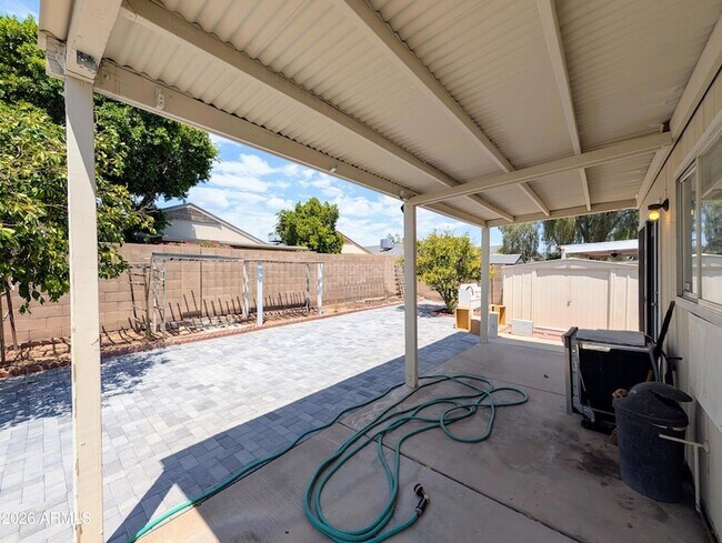 Building Photo - 2824 W Angela Dr