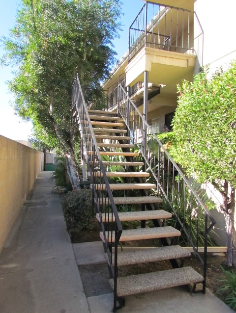 Building Photo - Evergreen Apartments
