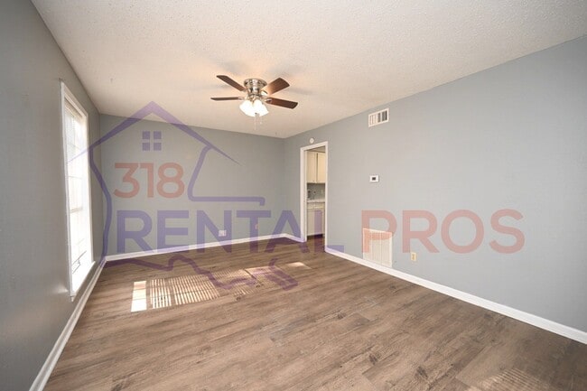 Building Photo - 2207 Lily Dr