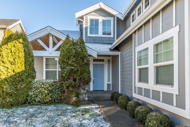 Building Photo - Spacious 4-Bedroom Haven in Kent with 2.5 Bathrooms and 2,570 Sq Ft of Comfort!