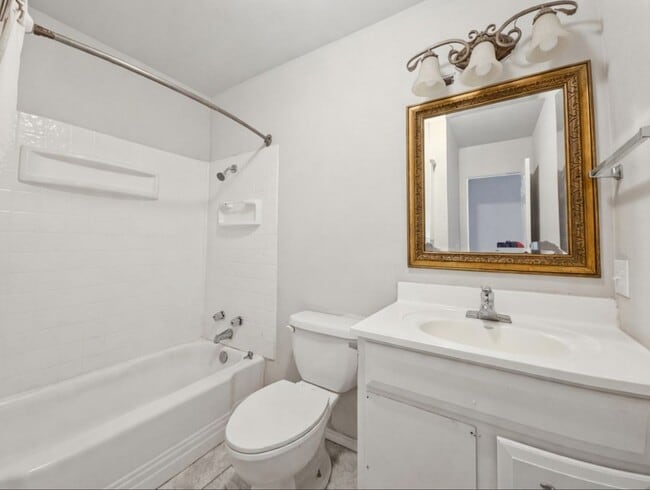 Building Photo - Charming 3 Bed 2 Bath In South Central Lubbock