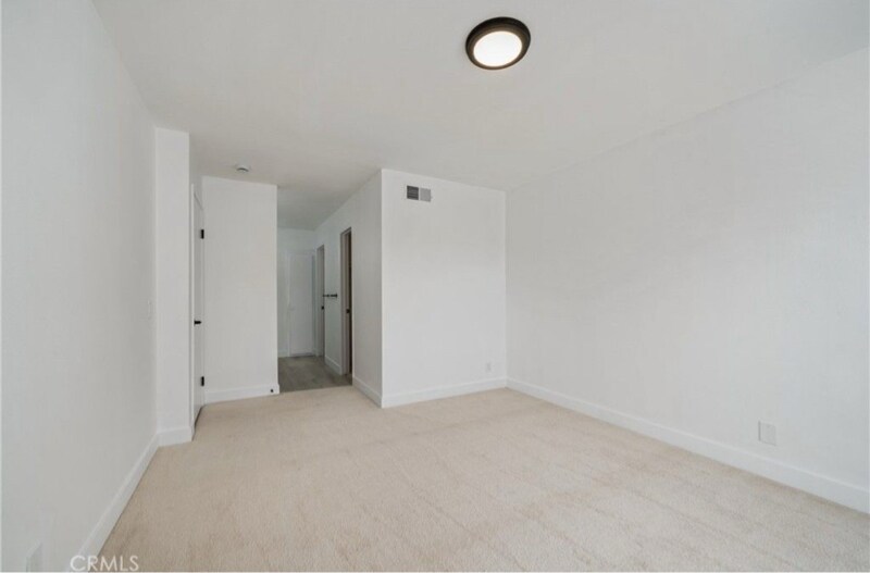 Building Photo - 3180 Little Mountain Dr