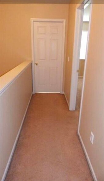 Building Photo - 9026 Newport Way