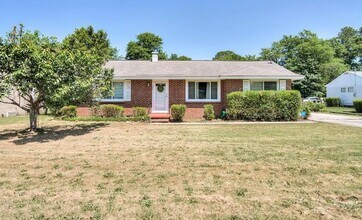 Building Photo - 3426 Seneca Ave