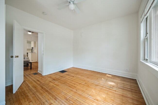 Building Photo - 1011 Garnett Pl