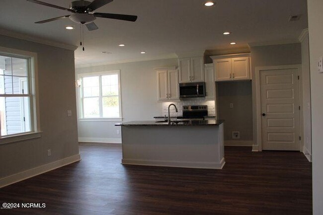 Building Photo - 2100 Remington Ct