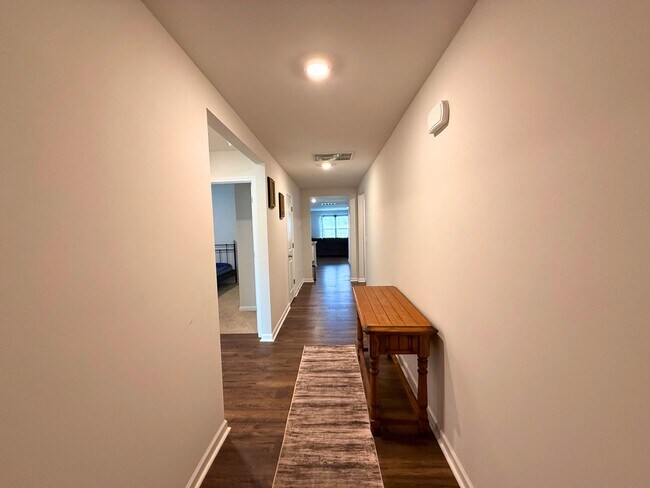 Building Photo - 605 Palmerston Dr