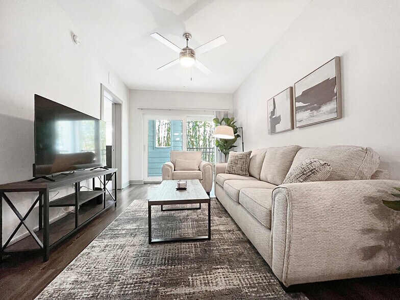 Building Photo - 124 S Morgan St