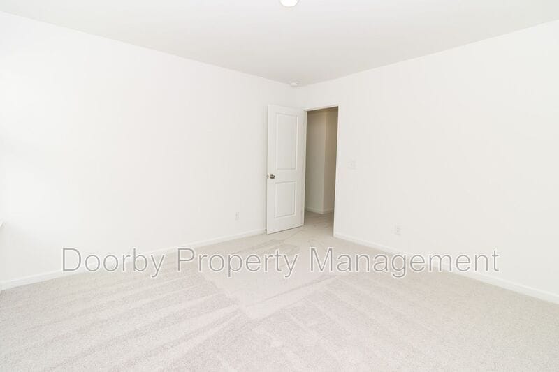 Building Photo - 115 Saddlebred Wy