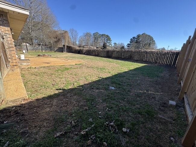 Building Photo - 219 W 8th St