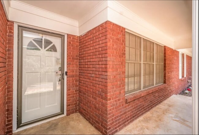 Building Photo - 2900 S Garrett Terrace