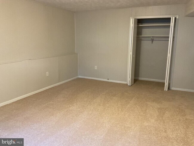 Building Photo - 8904 Grass Valley Ct