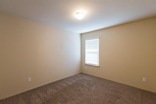 Building Photo - 2119 Treasure Mountain Dr