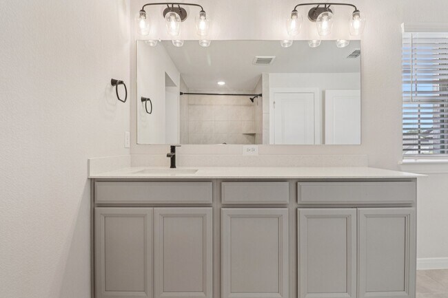 Building Photo - 18203 Lilac Woods Trl