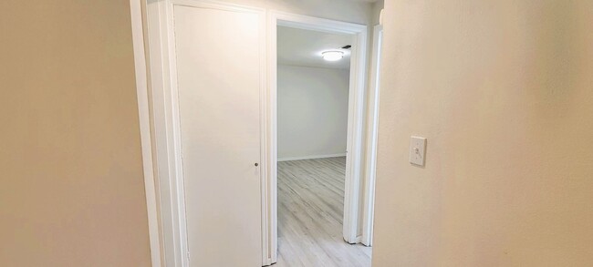 Building Photo - Charming 3-Bedroom Rambler in Seattle/Shor...