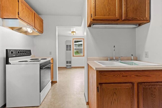 Building Photo - 1212 S Oakland Ave