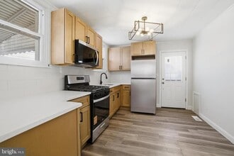 Building Photo - 806 Bordentown Rd