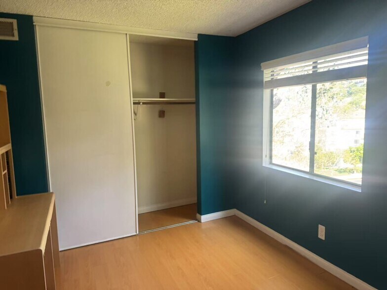 Building Photo - 4866 Via Colina