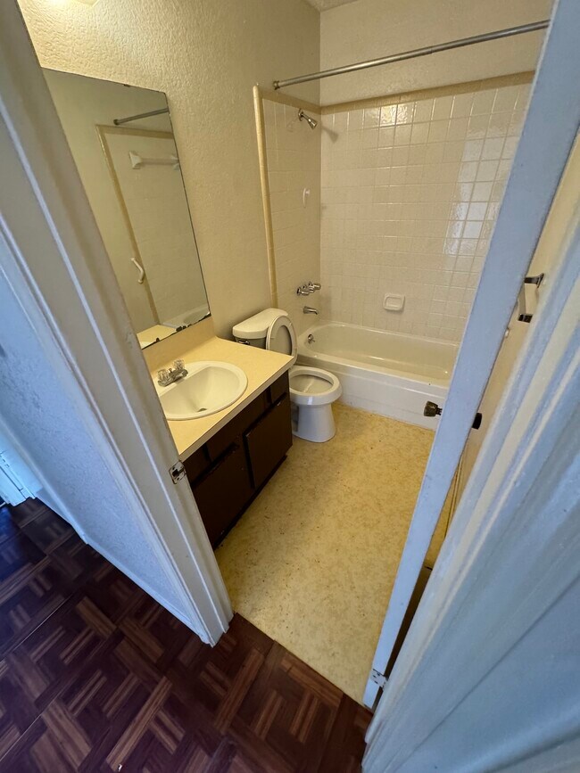 Building Photo - 807 N 3rd St