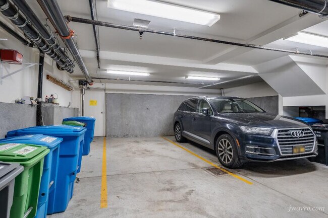 Building Photo - 1280 Hampshire St