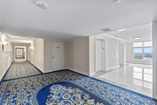 Building Photo - 3530 Mystic Pointe Dr