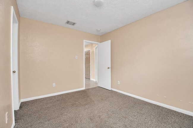 Building Photo - 8914 Pecan Pl Dr