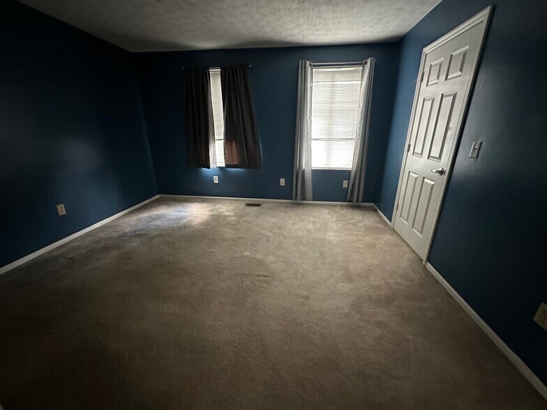 Building Photo - 7043 Muirfield Dr
