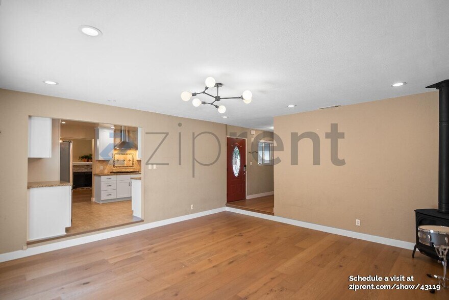 Building Photo - 119 Calado Ave