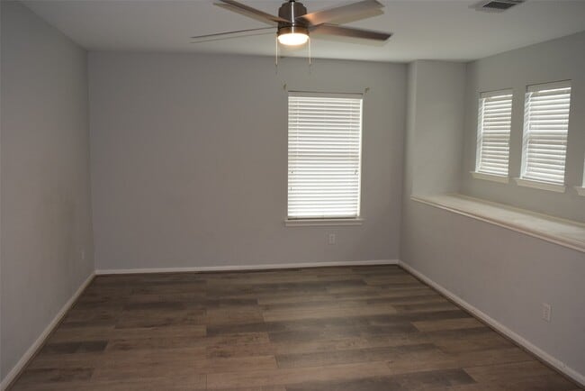 Building Photo - 15510 Liberty Bluff Dr