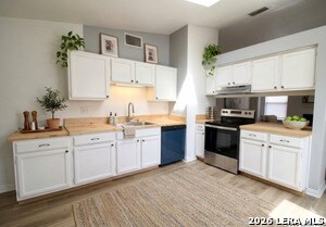 Building Photo - 4001 Colonial Sun Dr
