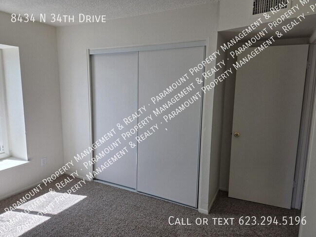 Building Photo - 8434 N 34th Dr