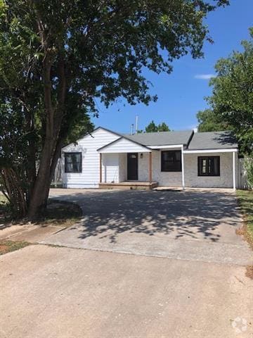 Building Photo - 2326 Amarillo St