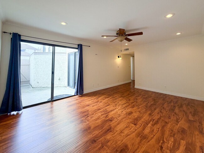 Building Photo - 407 Shoreview Dr