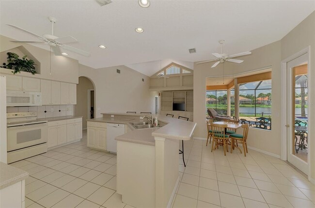 Building Photo - 4957 Sabal Lake Cir