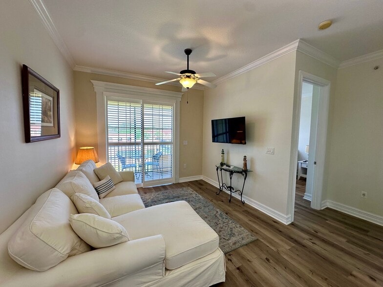 Building Photo - 13941 Clubhouse Dr