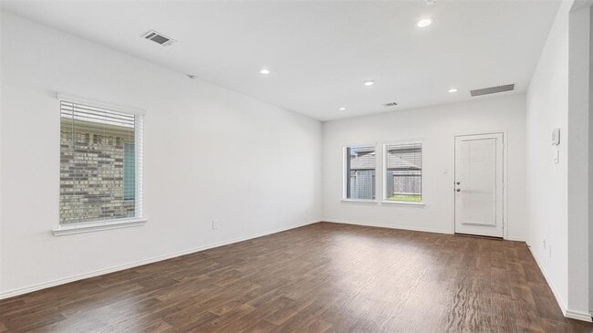 Building Photo - 14040 Thunder Pnes Dr