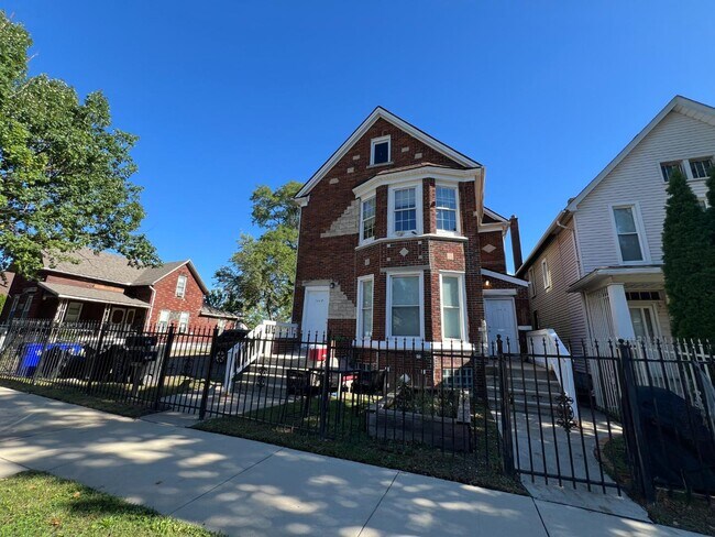Building Photo - 2020 24th St