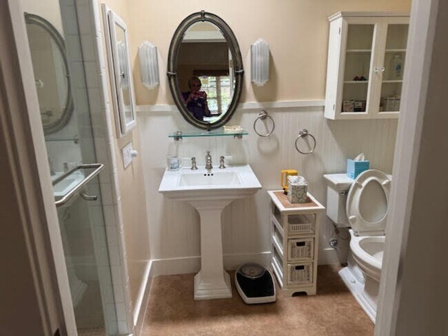 Building Photo - 2 bedrooms 2 bath