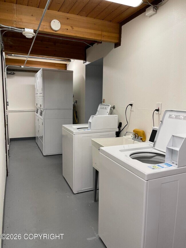 Building Photo - 2805 W 31st Ave