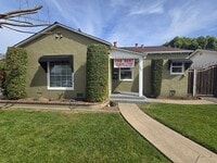 Building Photo - Raymond